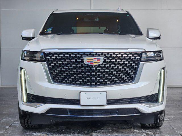 2022 cadillac escalade luxury