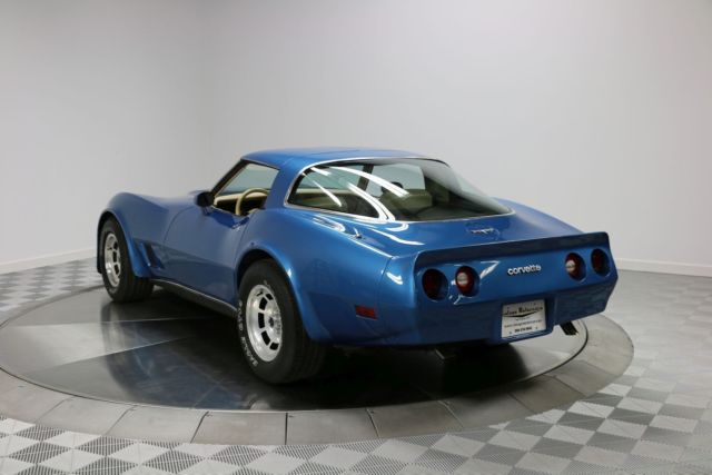 rare 4 speed! -new paint! - cold a/c - 350 v8 - laser straight!!