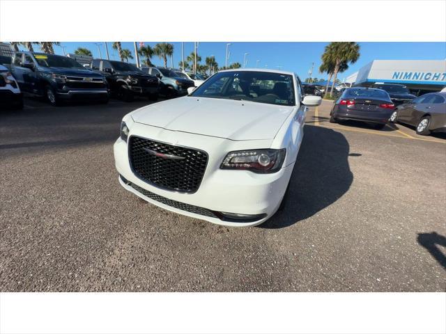 2022 chrysler 300 s