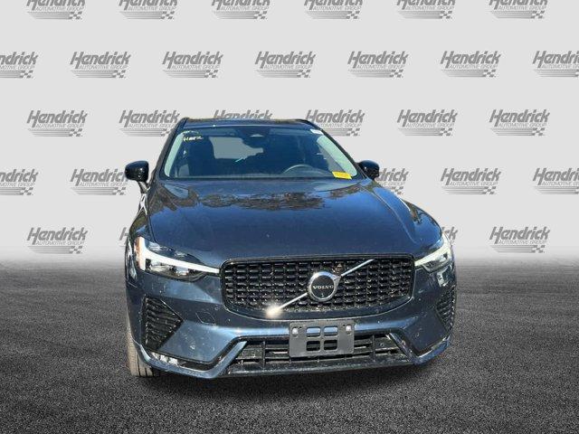 2024 volvo xc60 b5 plus dark theme