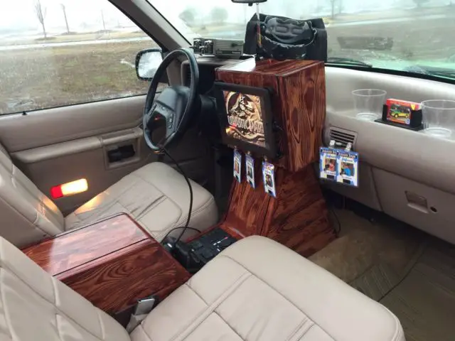 1993 jurassic park touring ford explorer