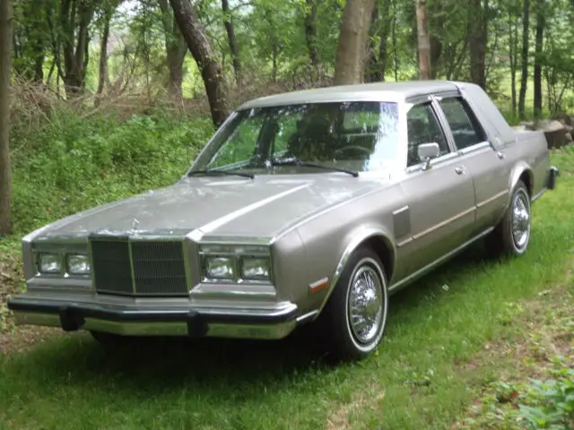 1989 chrysler fifth avenue rare 2-tone, last r w drive m body, excellent driver