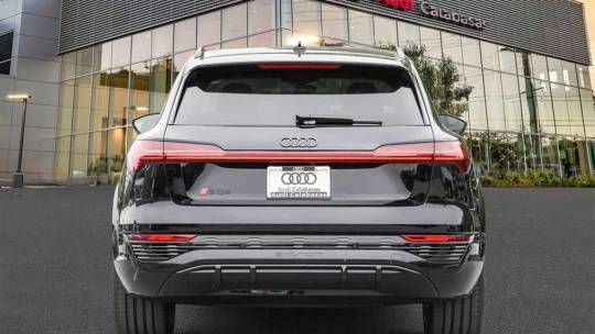 2024 Audi SQ8 e-tron