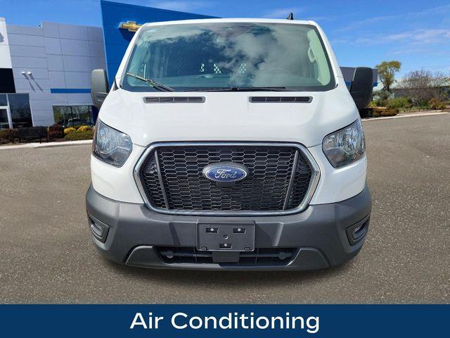 2023 ford transit-250 base
