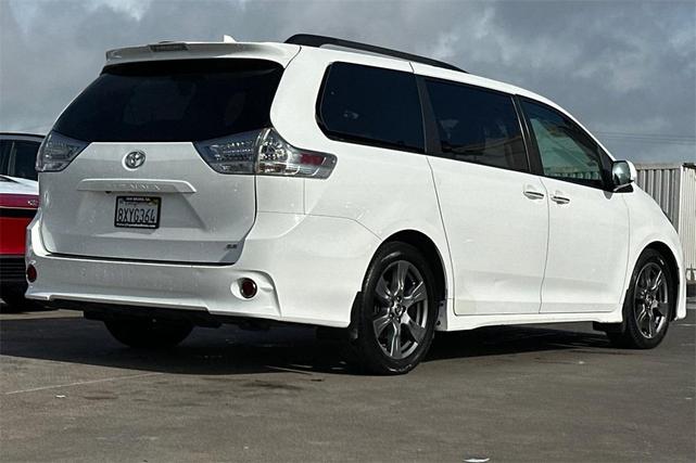 2018 toyota sienna se