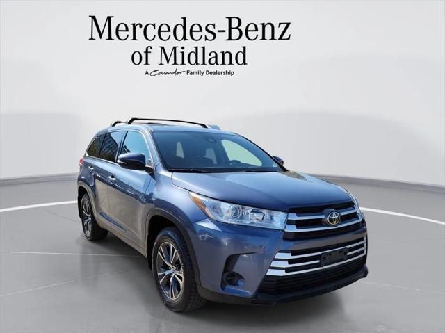 2019 toyota highlander le