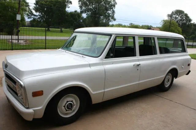 1970 chevrolet c10 suburban