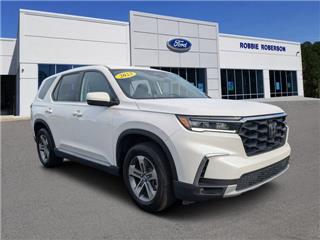 2023 Honda Pilot ex-l w/rear captain's chairs