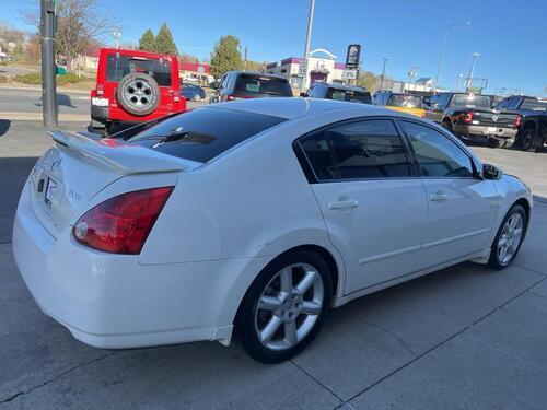2004 nissan maxima se