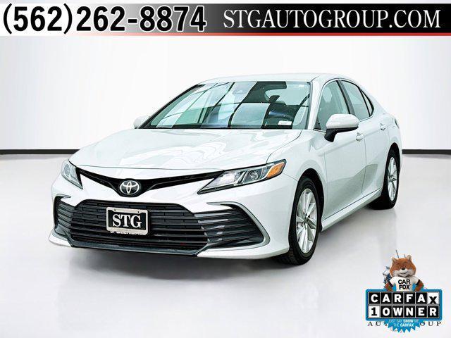 2022 toyota camry le