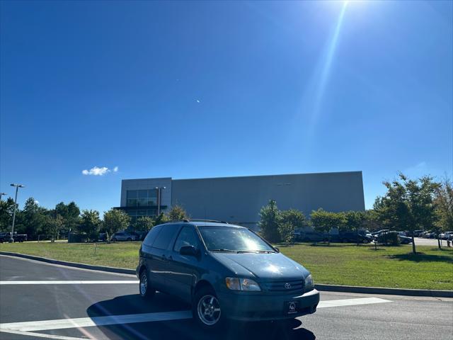 2002 toyota sienna le