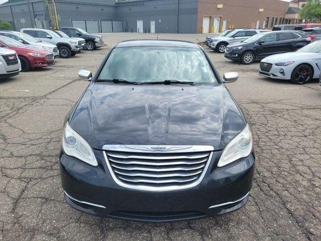 2011 chrysler 200 limited in rochester, michigan