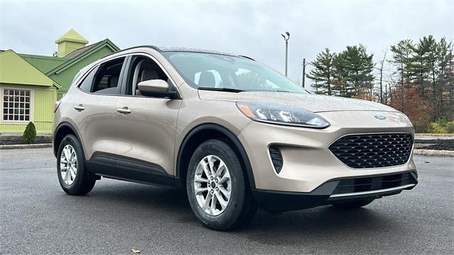 2021 ford escape se