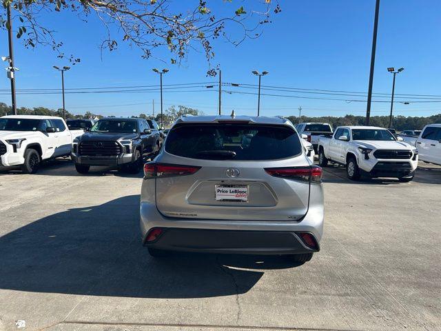 2023 toyota highlander xle
