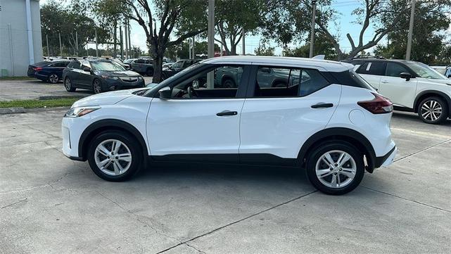 2024 nissan kicks s
