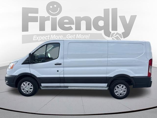 2022 ford transit-150 base