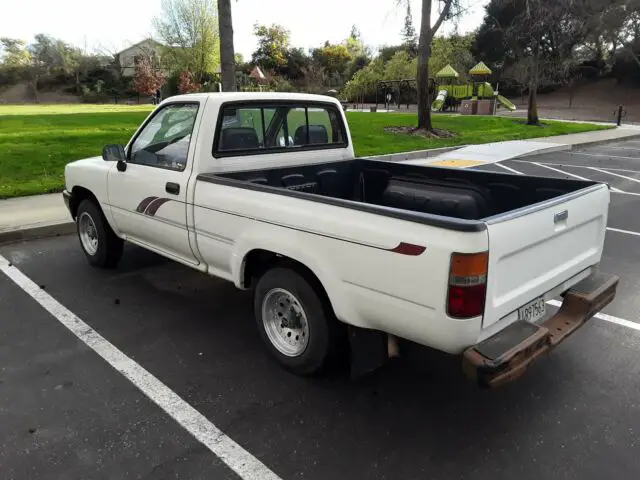 toyota pickup 2wd standard bed 22r-e