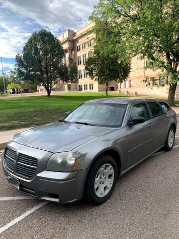 2005 dodge magnum se