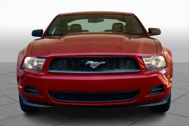 2010 ford mustang base