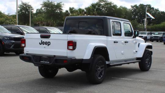 2024 Jeep Gladiator