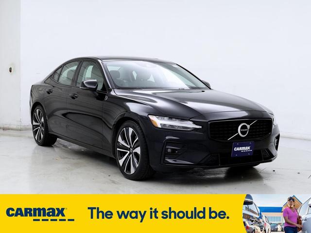 2022 volvo s60 b5 momentum
