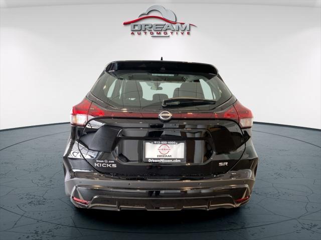 2024 nissan kicks sr