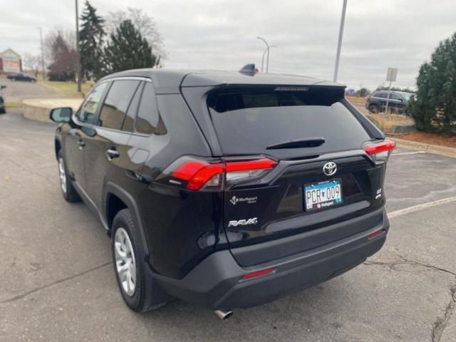 2022 toyota rav4 le