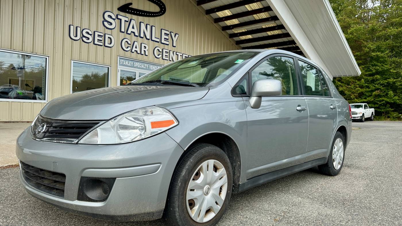 2011 nissan versa