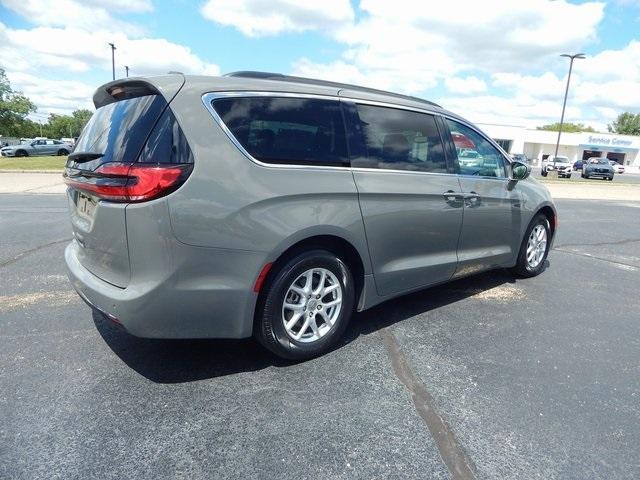 2022 chrysler pacifica touring-l