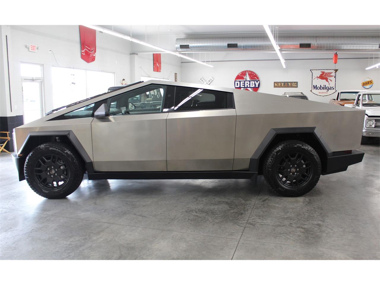 2024 tesla cybertruck