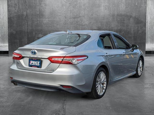 2019 toyota camry hybrid xle