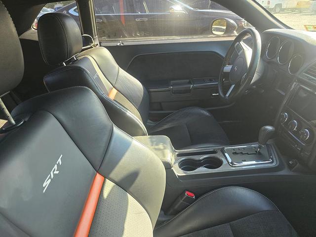 2008 dodge challenger srt8