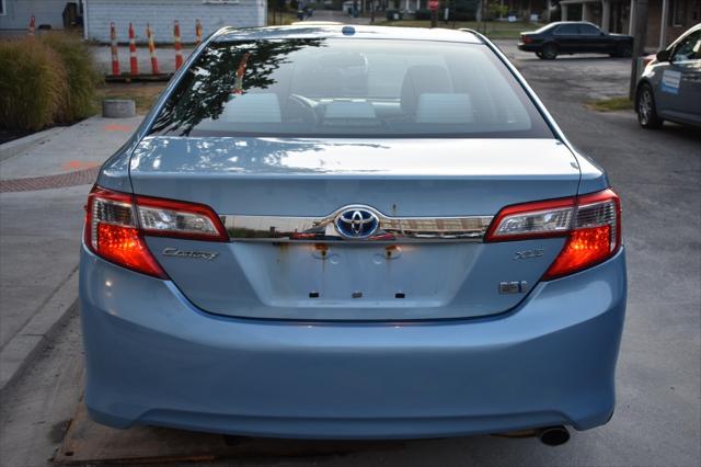 2012 toyota camry hybrid le