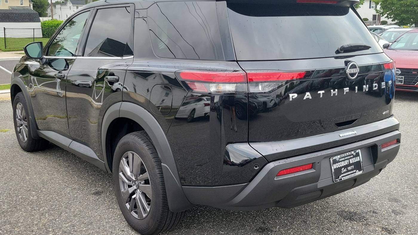 2023 nissan pathfinder s