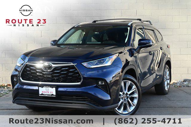 2022 toyota highlander limited