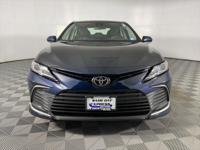 2021 toyota camry le