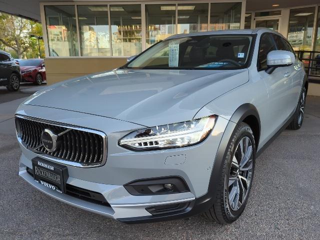 2024 volvo v90 cross country plus