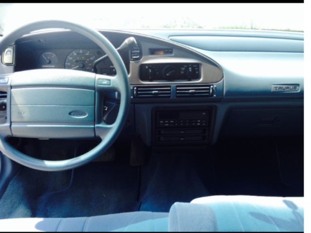 1993 ford taurus gl sedan 4-door 3.0l