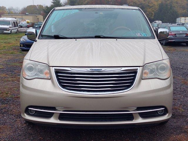 2012 chrysler town & country in defense depot, pennsylvania