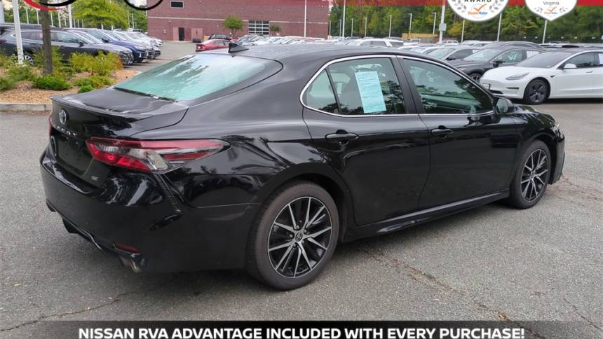 2022 toyota camry se