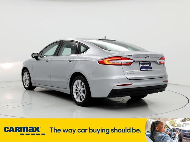 2020 ford fusion hybrid se