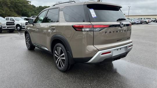 2024 Nissan Pathfinder platinum