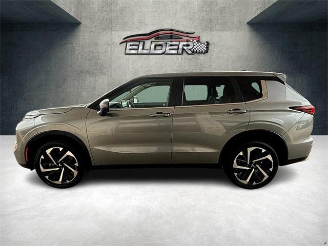 2022 mitsubishi outlander black edition