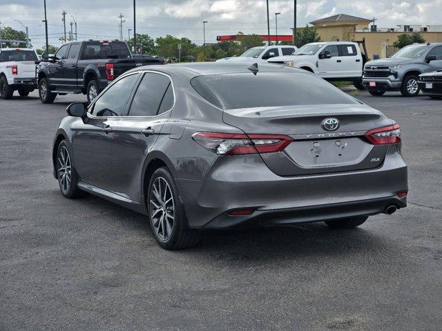 2021 toyota camry xle
