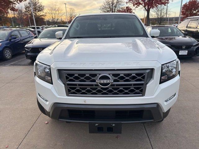 2022 nissan frontier sv