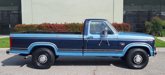 california original,1983 ford f-250 xlt diesel 3/4 ton, 46k orig miles,rust free