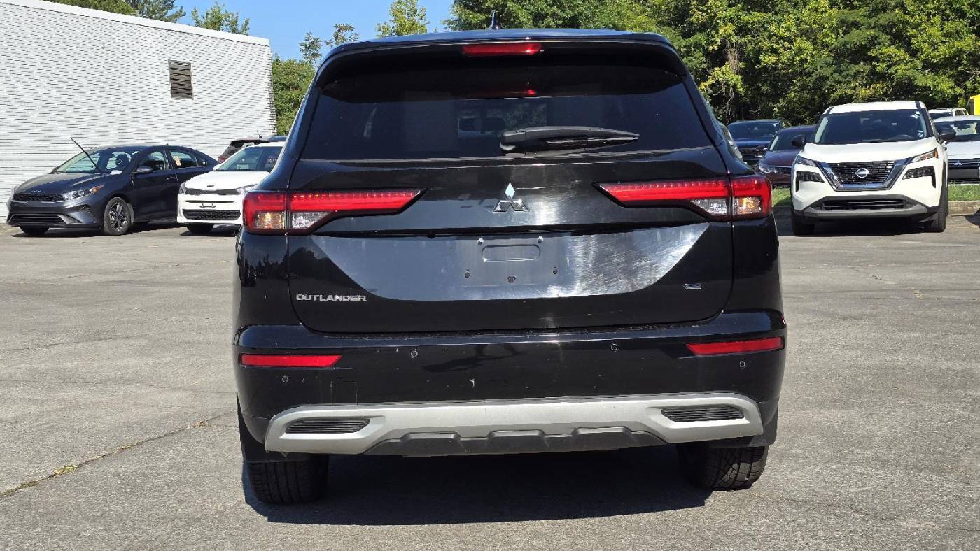 2022 mitsubishi outlander se