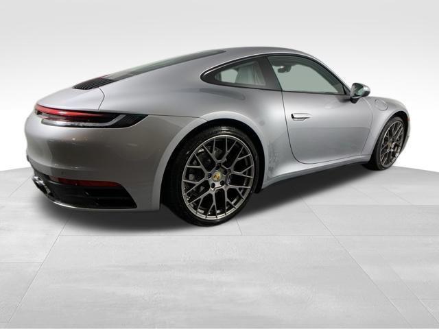 2022 porsche 911 carrera