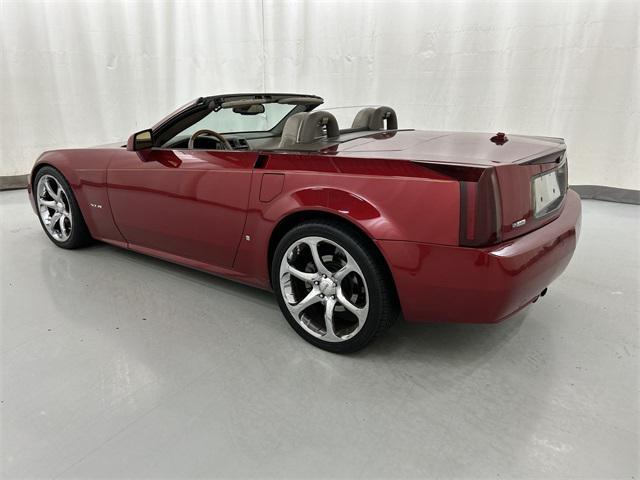 2004 cadillac xlr base
