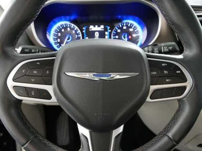 2018 chrysler pacifica touring l in minneapolis, minnesota